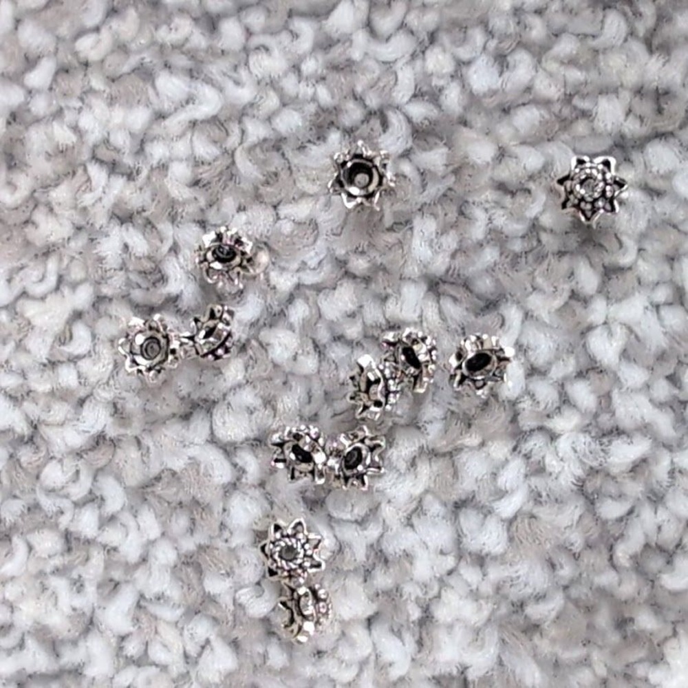 10 Silver Flower Bead‎ Caps, Floral End Caps, Jewelry Findings, Craft Supplies
